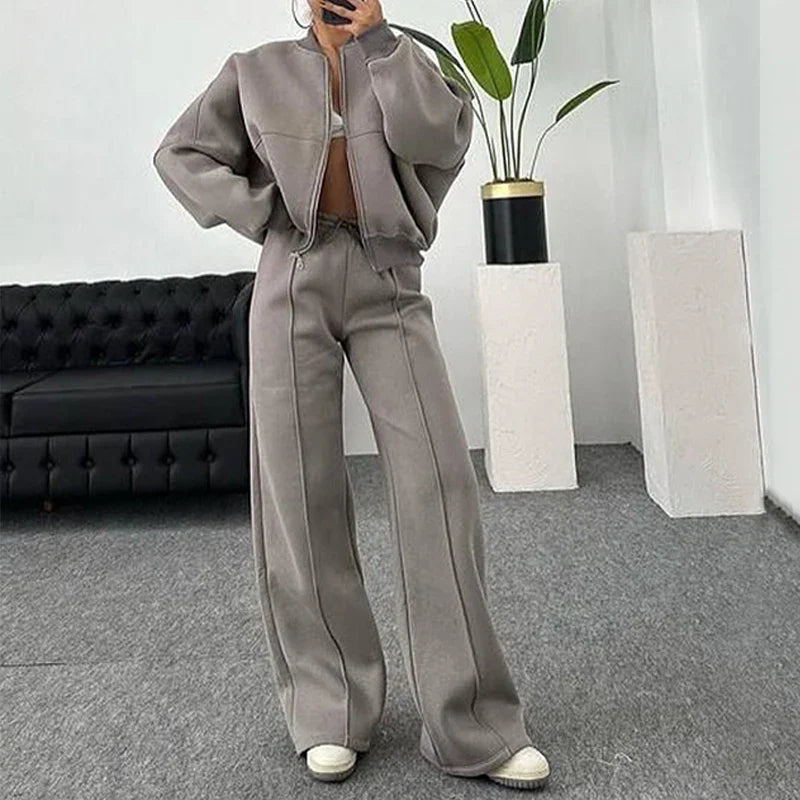 AVV Casual - Zestaw dresowy dla kobiet